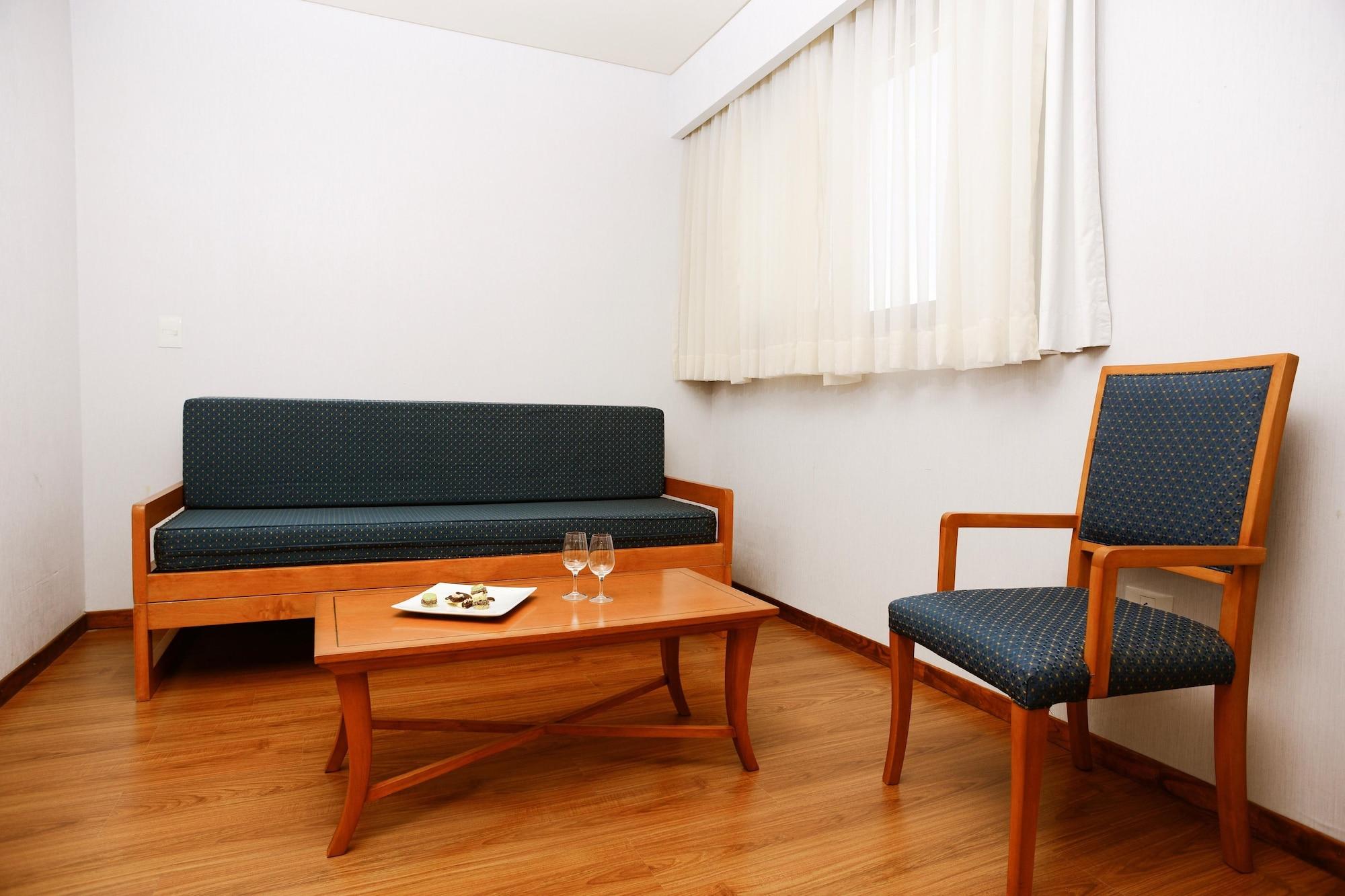 Yene Hue Hotel Puerto Madryn Exterior photo